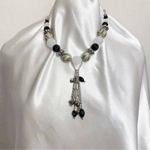PAPARAZZI NWT chunky bead tassel medium length necklace with bonus earrings